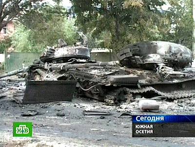 Znien tanky v ulicch Osetijskho hlavnho msta