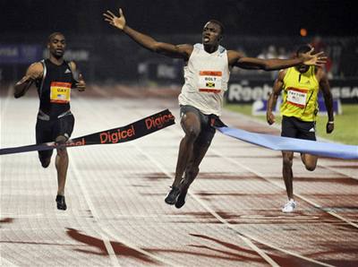 Usain Bolt právě zaběhl světový rekord na 100 m.