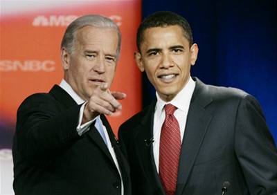 Demokratický uchaze o úad amerického prezidenta Barack Obama (vpravo) si vybral jako kandidáta na funkci viceprezidenta senátora Josepha Bidena