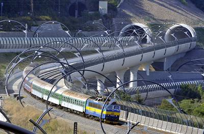 Start Nového spojení, tedy tunel pod Vítkovem a ty elezniních most vera zhatil výpadek elektiny.