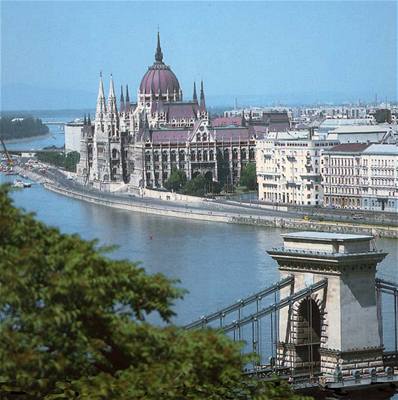 Budape - parlament.