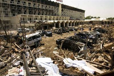 Hotel Marriott v Islámábádu, který byl v sobotu znien teroristickým útekm, má být podle svého majitele a jednoho z nejbohatích Pákistánc Sadruddína Havaního, oteven do konce letoního roku. 
