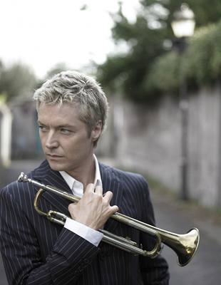 Chris Botti. "Má ohromnou vnímavost pro pop music," íká Sting, kterého jazzový trumpetista doprovázel na turné.