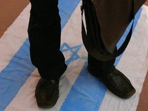 Ve stnu propagandy. Nvtvnci knnho veletrhu v Tehernu mli monost polapat izraelskou vlajku.