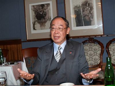 Uznávaný diplomat Frederick F. Chien pracoval pro tchajwanskou státní správu od 60.let a do roku 2005.