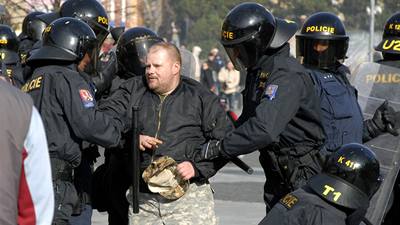 Podle sdruení Tolerance policie zásah v Janov podcenila.