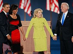 Barack Obama s manelkou Michelle a Joe Biden s manelkou Jill