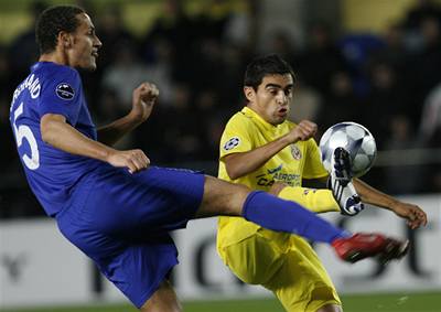 Zápas Villarreal-Manchester United nabídl více bojovnosti ne fotbalového umní.