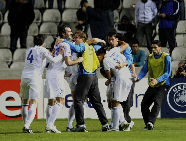 Hrái Famagusty se radují z gólu, nakonec vak jen remizovali s Brémamy 2:2.