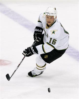 Neízená stela Sean Avery.