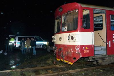 Srka vlaku a kamionu: 13 zrannch