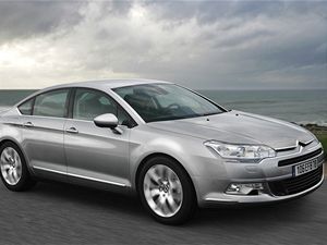 Citroen C5 m� karoserii sedan.