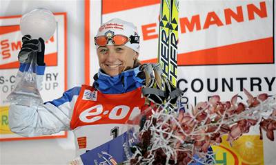 Arianna Follisová z Itálie zvítzila v závodu Svtového poháru a Tour de Ski v bhu na lyích. 