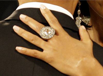 Prsten manelky prezidenta USA Michelle Obamov.