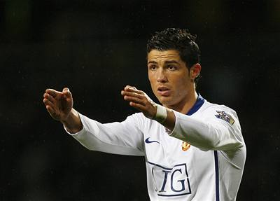 Cristiano Ronaldo v dresu Manchesteru United.