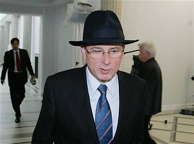 Polský politik Jan Rokita byl v Nmecku zaten na palub letadla kvli hádce o sedadlo. 