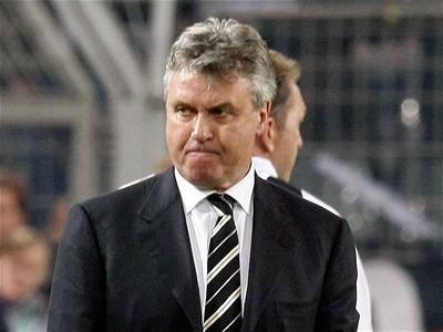 Chelsea povede Guus Hiddink