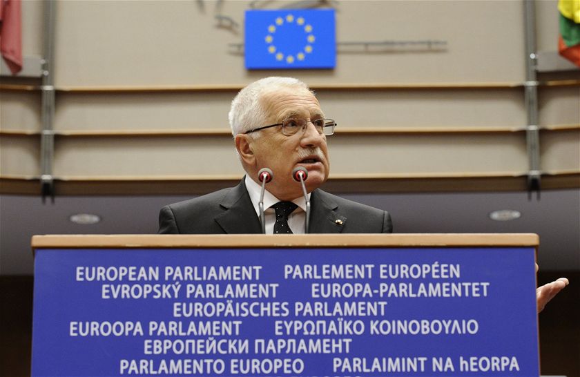 eský prezident Václav Klaus vystoupil na zasedání Evropského parlamentu v Bruselu. Ve svém projevu oste kritizoval souasnou podobu EU.