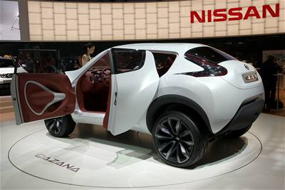 Nissan Qazana je tymetrov (segment malch voz) tdveov crossover, kter by se ml v podobn form zat vyrbt ji pt rok v britsk tovrn tto znaky. 