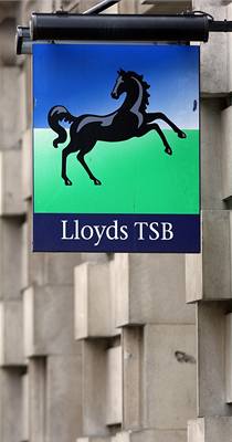 Vývska banky Lloyds - ilustraní foto.