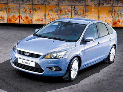 Ford Focus se Golfu vyrovn jzdnmi vlastnostmi i nabdkou prostoru.