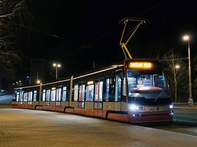Na plzeskch kolejch zaala jezdit prvn tramvaj koda ForCity (koda 15T) vyroben ve kod Transportation. Pravideln provoz zahj v Praze koncem letonho roku. 