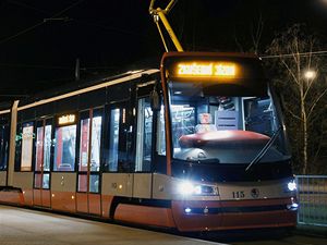 Na plzeskch kolejch zaala jezdit prvn tramvaj koda ForCity (koda 15T) vyroben ve kod Transportation. Pravideln provoz zahj v Praze koncem letonho roku. 