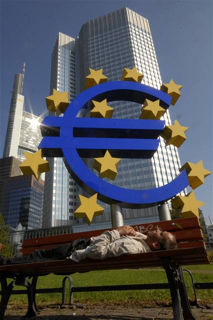 ECB chce pjovat penze i zadarmo