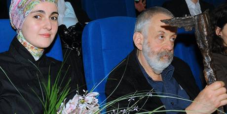 Britský filma Mike Leigh pevzal cenu Kristián