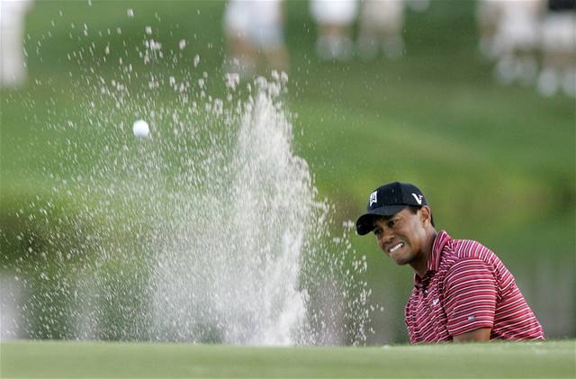 Tiger Woods na 17. jamce na turnaji Arnold Palmer Invitational, který vyhrál.