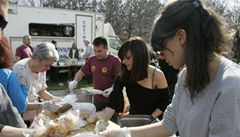 Ob zemtesení v italském msteku Aquila.