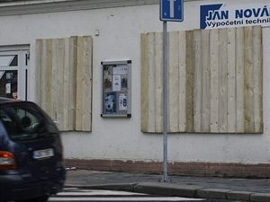 Ppravy na pochod neonacist v st nad Labem.