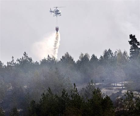 Ilustraní foto: Pi poáru v Tatrách musel zasahovat vrtulník.