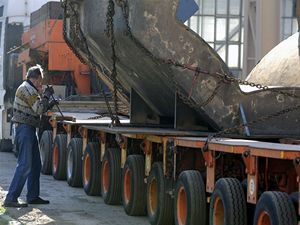 Ze spolenosti ArcelorMittal Ostrava se zaal pevet hmotnostn nejvt odlitek, jak za svou padestiletou existenci odlila zdej slvrna.