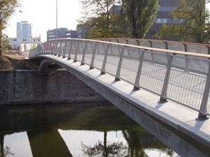 Mostn stavbou roku 2007 je i p lvka v Brn pes eku Svratku.