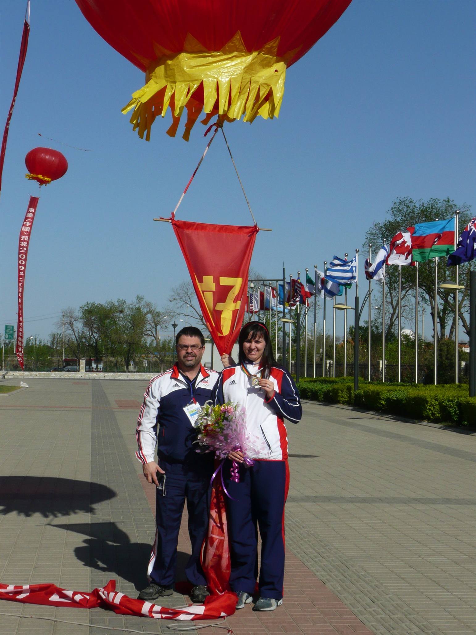 Lenka Maruková-Hyková (vlevo) po úspném návratu do Pekingu.