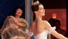 Únor 2009: Legendární baletka Maximovová sleduje v Moskv balet.