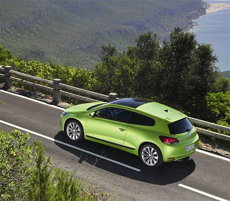 �irok� zadn� sloupky sice p�sob� hezky, ale omezuj� v�hled.