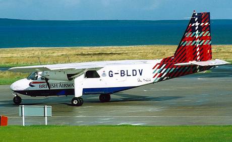 Dopravu zajiuje desetimístné letadlo Britten-Norman Islander. 