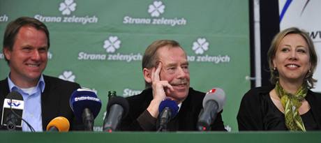Václav Havel na tiskové konferenci Strany zelených.