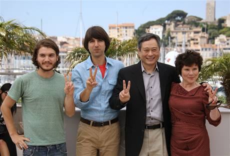 Emile Hirsch, Demetri Martin, ražisér Ang Lee a Imelda Stauntonová v Cannes.