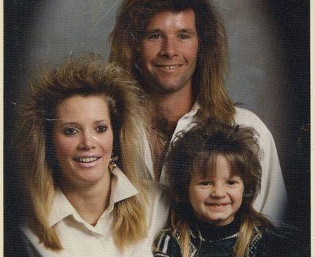 Předpokladem účasti na webové stránce je neohrabané, vtipně zachycené rodinné foto.