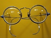 Lennonky. Typické kulaté brýle Johna Lennona.