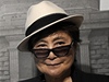 Výstavu uspoádala Yoko Ono.