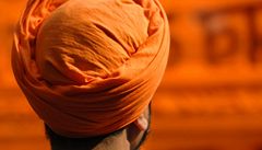 Sikhové čekají na neprůstřelný turban