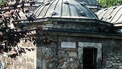 Lázn� Király si do dne�ního dne zachovaly ve�kerý turecký p�epych.  