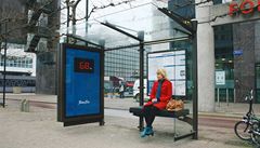 V Holandsku v lidi ekajc na autobus