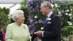 Nejlepí zahrádká? Princ Charles. Od matky královny Albty II. pevzal Viktoriinu estnou medaili.