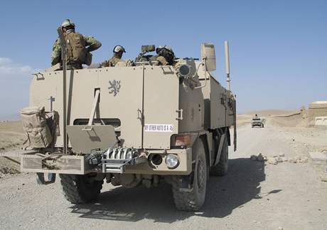 V Afghánistánu pouívali vojáci SOG mimo jiné speciáln upravené vozidlo Tatra. Na jeho korb jsou namontovány rzné typy zbraní, které poskytují zvýenou ochranu jednotce.