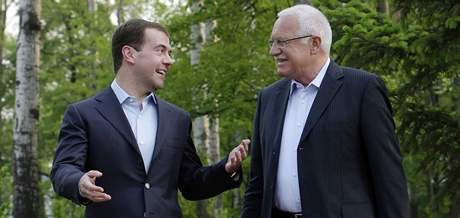 Václav Klaus zahájil návtvu summitu Rusko - EU neformální veeí u ruského prezidenta.